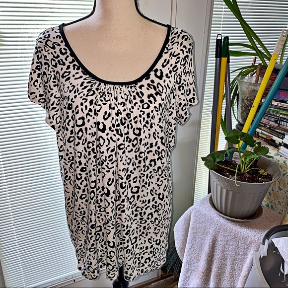 torrid Tops - Torrid Size 1, snow leopard print blouse